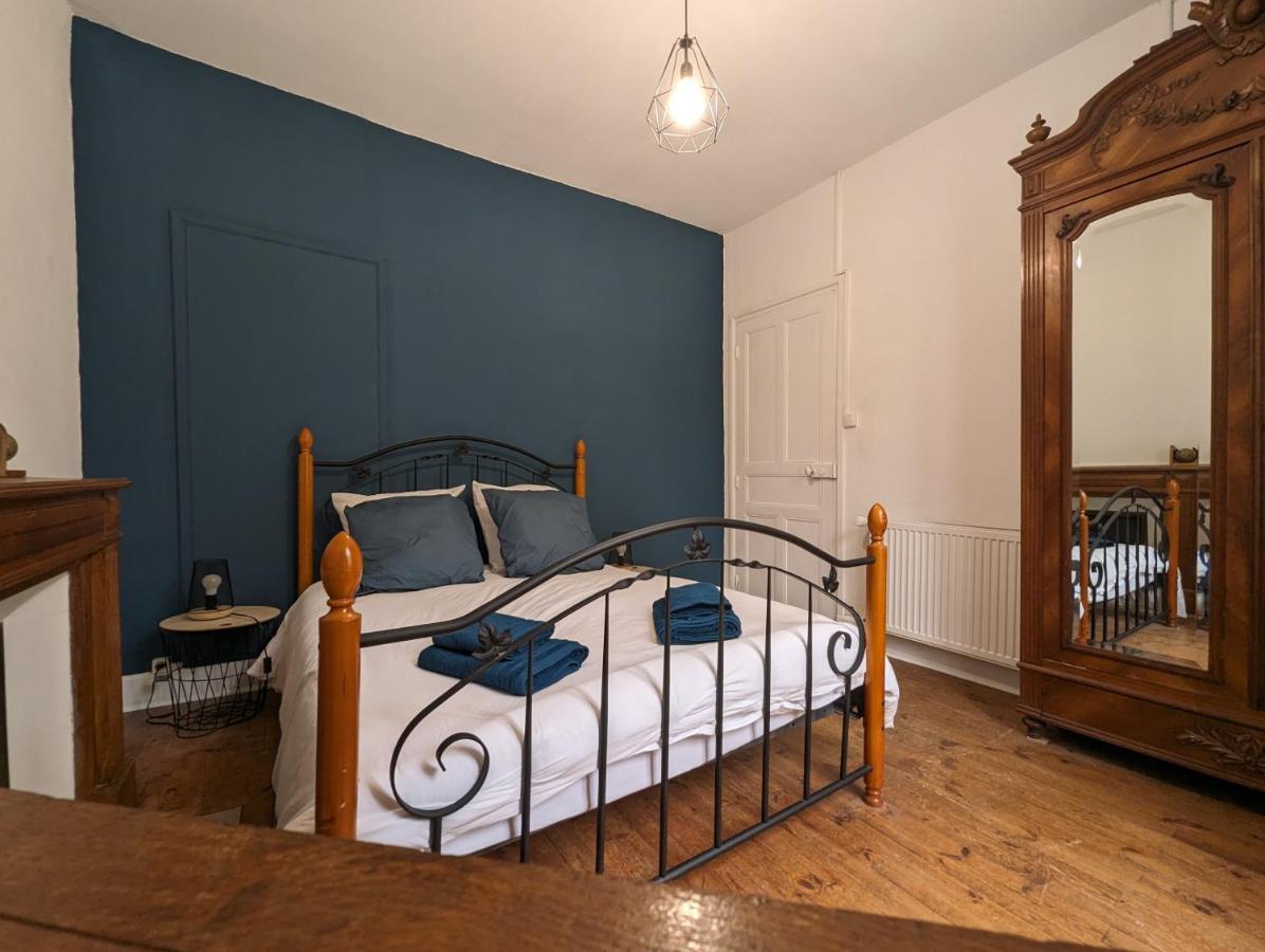 Maison Des Annees 30 - Vic-Sur-Cere - 14 Personnes Exteriér fotografie