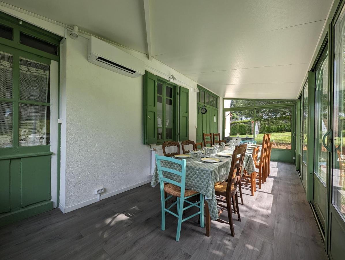 Maison Des Annees 30 - Vic-Sur-Cere - 14 Personnes Exteriér fotografie